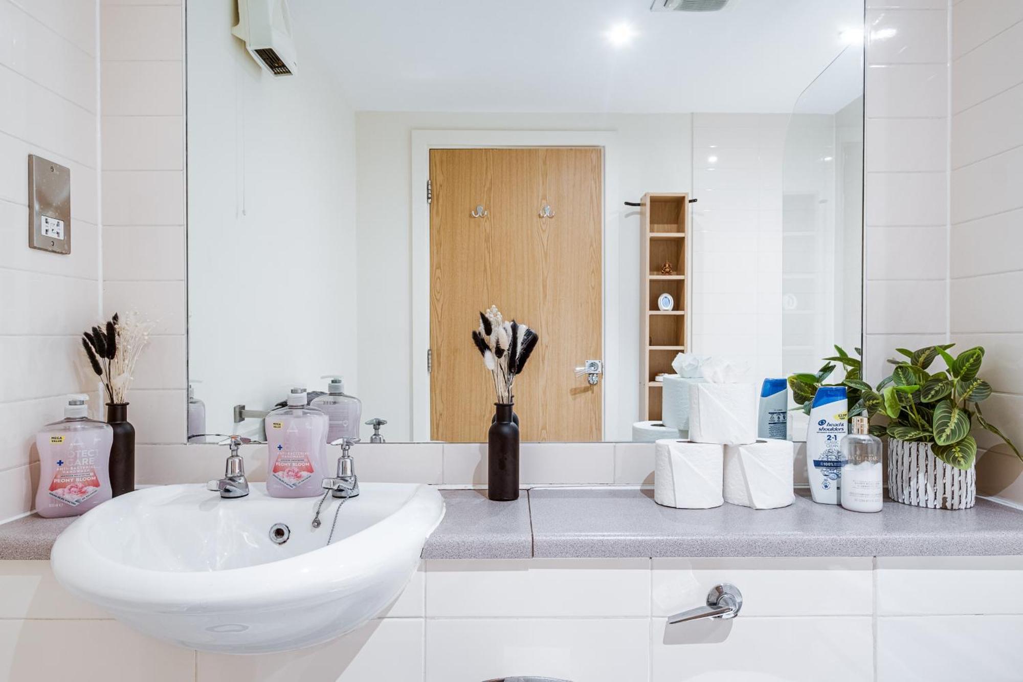 Apartment Thai - Free Parking - Pool Table - Nexflix - Centre